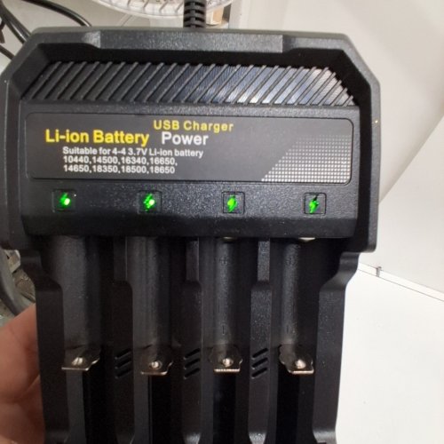 5PC UNIVERSAL LI-ION BATTERY CHARGER WITH BATTERIES - 2A / 4.2 V (MODEL: MS-5D84A) image 2