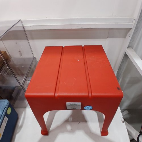 ROOM ESSENTIALS STACKABLE PATIO ACCENT TABLE - 17.9" X 18.9" X 18.9" - RED image 3