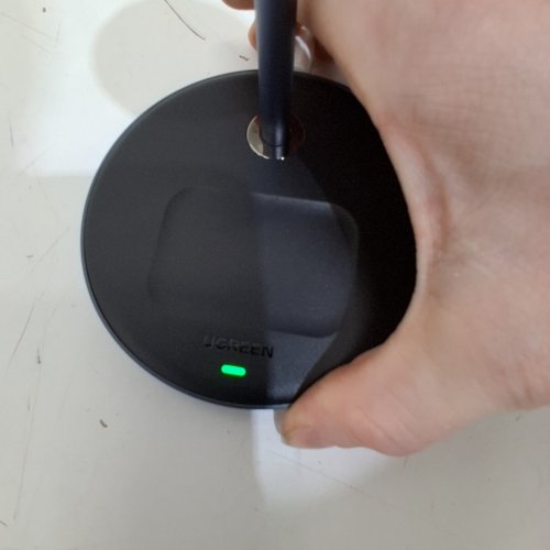 UGREEN 2-IN-1 MAGNETIC WIRELESS CHARGER - 20W MAX - BLACK (MODEL: CD317) image 2
