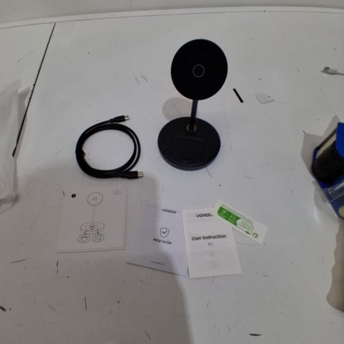 UGREEN 2-IN-1 MAGNETIC WIRELESS CHARGER - 20W MAX - BLACK (MODEL: CD317) image 4