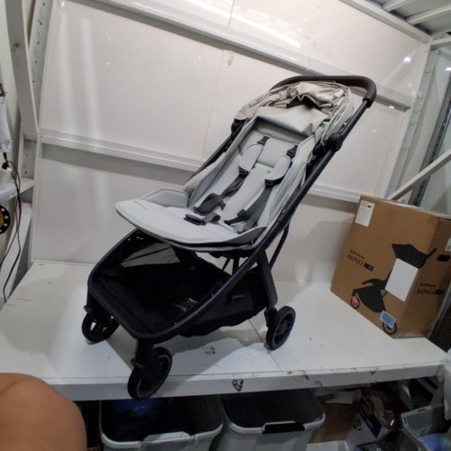 UPPABABY MINU V3 TRAVEL STROLLER, LIGHTWEIGHT + COMPACT DESIGN. ONE-HAND FOLD + UNFOLD - SAVANNAH (MODEL: 0803-MIN-NA-SAV) image 2