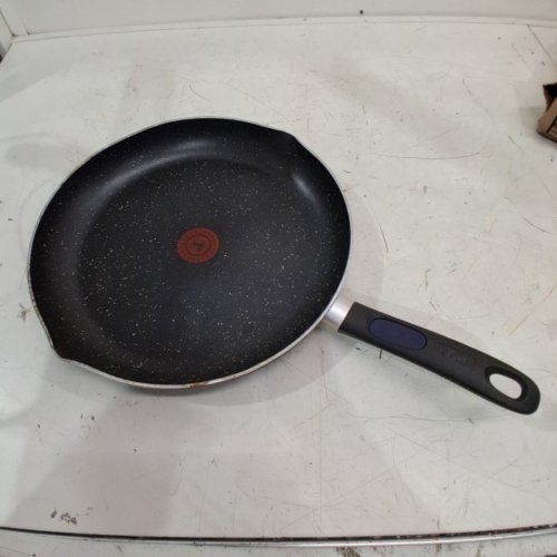 T-FAL SIGNATURE FRYPAN - 12.6" - BLACK/WHITE image 2