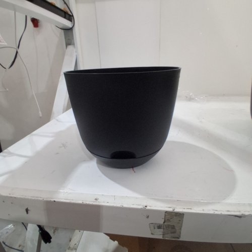 ROOM ESSENTIALS INDOOR/OUTDOOR SELF WATERING PLASTIC PLANTER POT - 8" - BLACK image 3