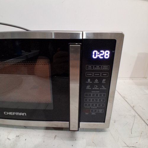 CHEFMAN COUNTERTOP MICROWAVE OVEN - 31 L (1.1 CU. FT) - BLACK / SILVER (MODEL: RJ55-11-V2-CA) image 2