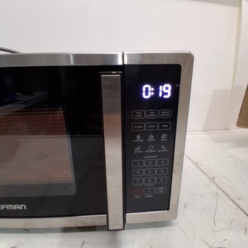 CHEFMAN COUNTERTOP MICROWAVE OVEN - 31 L (1.1 CU. FT) - BLACK / SILVER (MODEL: RJ55-11-V2-CA) image 3