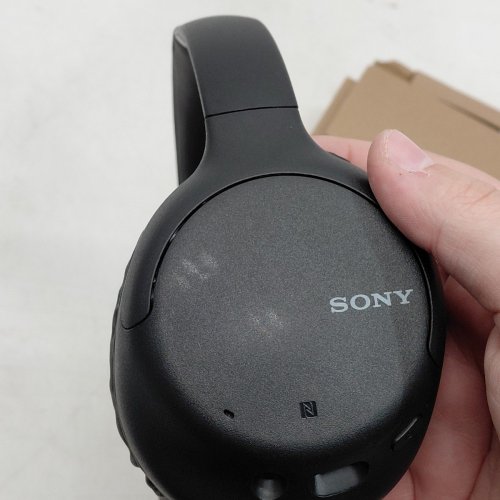 SONY WIRELESS OVER-THE-EAR NOISE CANCELING BLUETOOTH HEADPHONES - BLACK - (MODEL: WH-CH710N) image 4