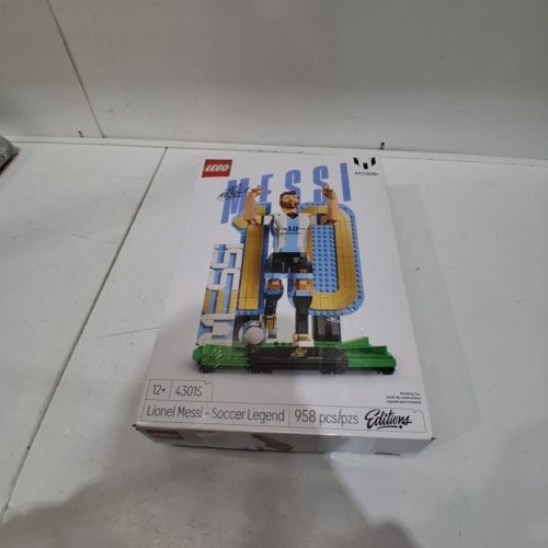 958PC LEGO LIONEL MESSI – SOCCER LEGEND SET (MODEL:43015) image 6
