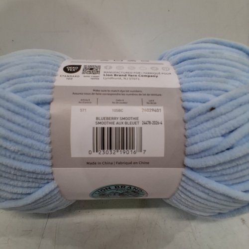 LIONBRAND COVER STORY POSH TWIST YARN - 200G - BLUEBERRY SMOOTHIE / LIGHT BLUE image 3