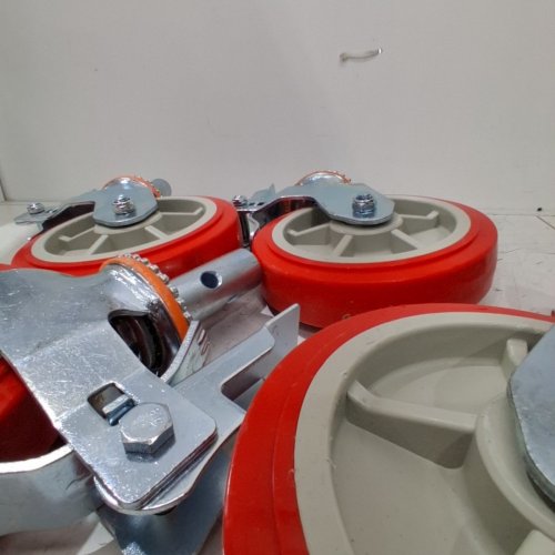 4PK VEVOR SCAFFOLDING WHEELS SET - 3200LBS - 8" - RED image 3
