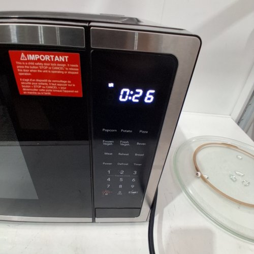 FRIGIDAIRE MICROWAVE - 1.5 CU.FT. - STAINLESS STEEL/BLACK - (MODEL: EMW1510) image 2