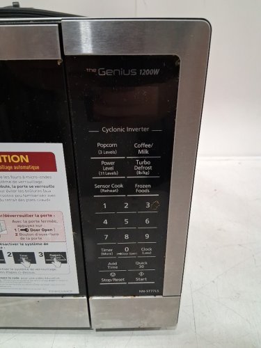 PANASONIC "THE GENIUS" FAMILY SIZE CYCLONIC INVERTER MICROWAVE OVEN - 1.6 CU.FT/1200W - BLACK/SIlver (MODEL: NN-ST75LB) image 6