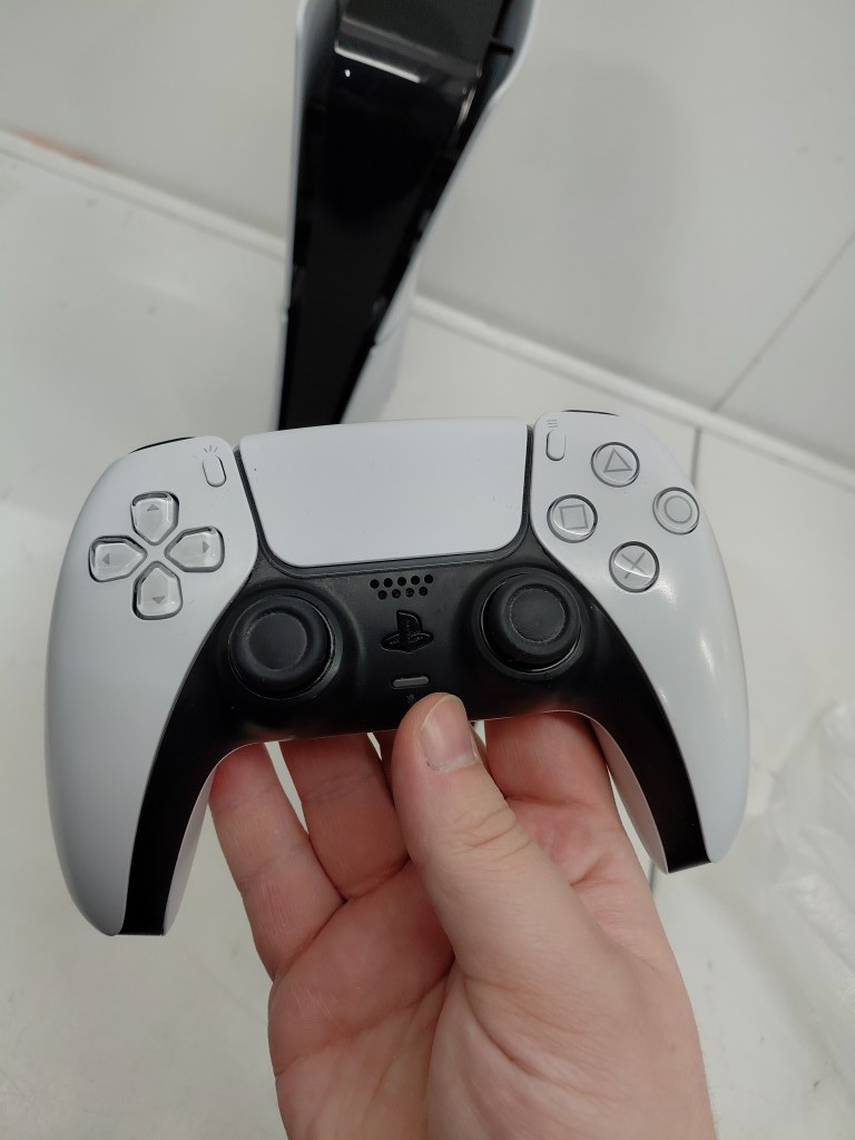 SONY PLAYSTATION 5 SLIM (PS5) CONSOLE WITH WIRELESS CONTROLLER - DIGITAL EDITION - 1TB (MODEL: CFI-2015) image 11