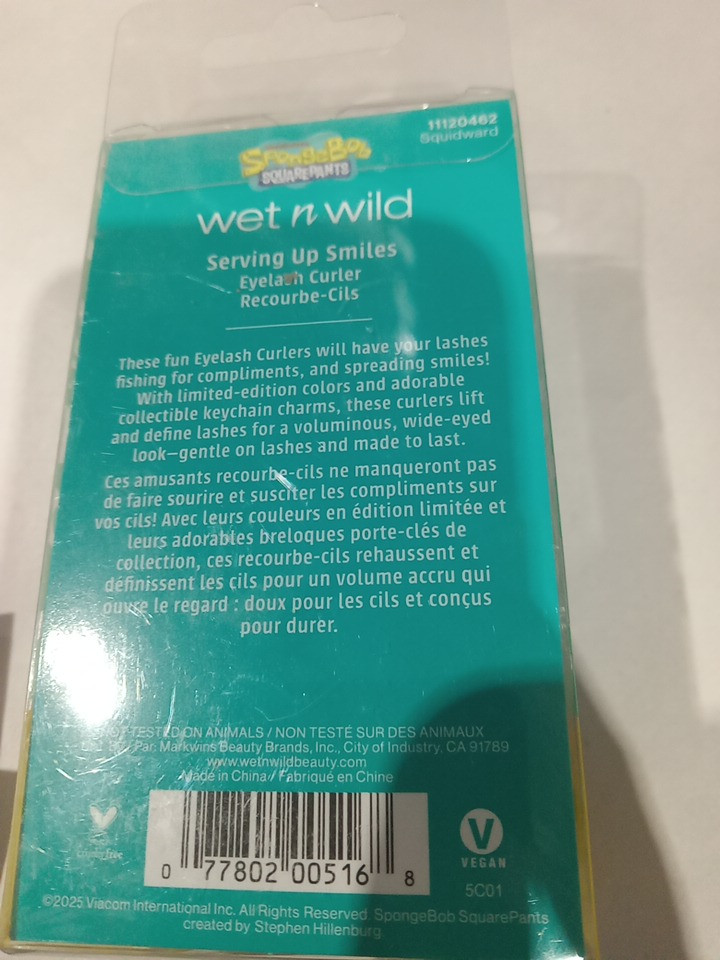 2 Wet n Wild Spongebob Serving up smiles Eyelash Curler - metallic green - Squidward image 3