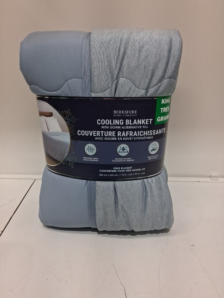 BERKSHIRE lightweight cooling blanket - king - blue (model: 1986201) image 2