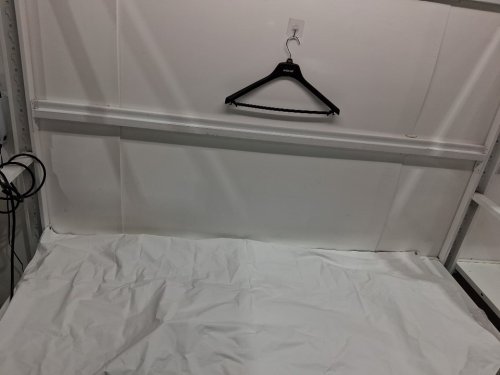 Neewer FLAT PANEL LIGHT REFLECTOR WITH 360° Rotating Holding Bracket and Carrying Bag - 35" X 70" - GOLD/SILVER AND WHITE/BLACK (MODEL: RF-0918) image 5