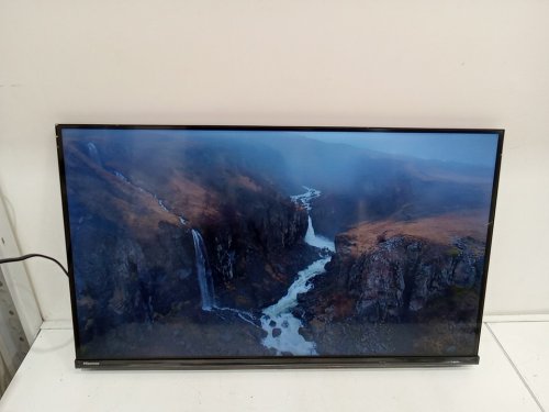 Hisense Hi-QLED HD Smart VIDAA TV - Hi-QLED Color, Dolby Audio - 32" - (Model: 32QD4SV) image 9