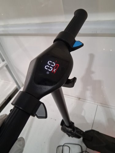 BIIST KIDS 6.5" Foldable Electric Scooter WITH LED LIGHTS - 150W Motor - Black - (Model: BST-S31 BLACK) image 7