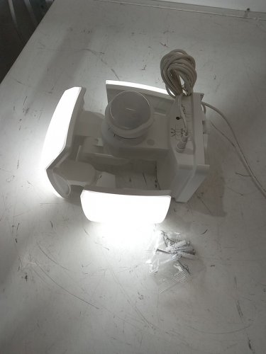 lutec motion activated solar security led light - 13.2" x 6.5" x 8" - white (model: 6905702331) image 4