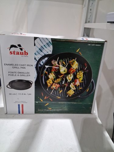 staub grill pan with integrated handles - 12" round - cast iron (model: 1894933) image 2