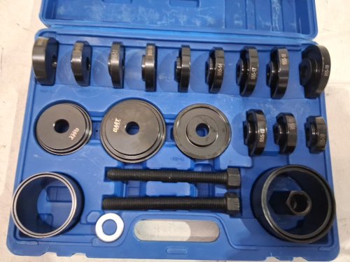 24pc Orion Motor Tech OMT Wheel Bearing Press Kit for Front Wheel Drive Bearing Removal & Installation - Wheel Bearing Puller Tool Set with Sliding Screws Universal Bushings Sleeves Storage Case - black/Blue (model: 0701BL) image 6