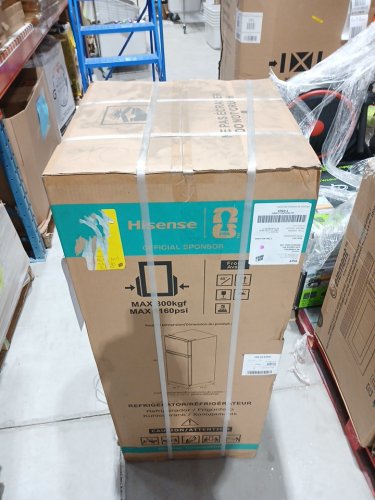 HISENSE STAINLESS STEEL COMPACT Small REFRIGERATOR WITH TOP MOUNT FREEZER - 19.5" x 20.2" x 47.9" - 4.4 CU.FT (MODEL: HRT044VE) image 3