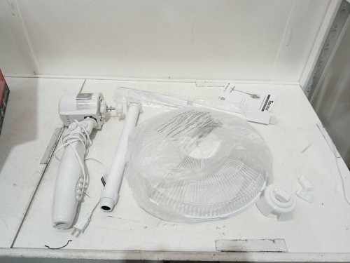 Tooltech 3-Speed oscillating pedestal fan - 16" - white (model: 100077) image 3