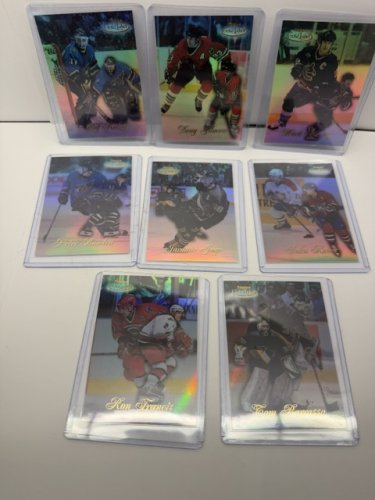 8 TOPPS GOLD LABEL 1999 HOCKEY CARDS image 2