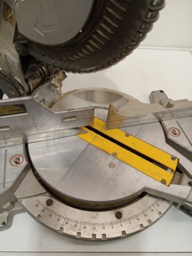 dewalt corded miter saw, 15 amp , TOOL ONLY, 10" - YELLOW (MODEL: DWS713) image 4