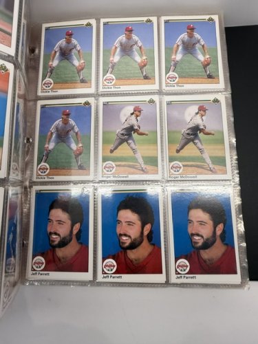 800 APPROX ASSSTD UPPER DECK 1990 MLB BASEBALL CARDS image 19