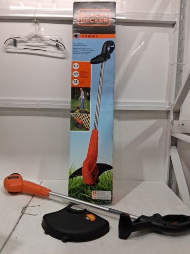 BLACK + DECKER 2-IN-1 CORDed STRING TRIMMER AND EDGER KIT- 13" CUT SWATH - orange/black (MODEL: st7700) image 2