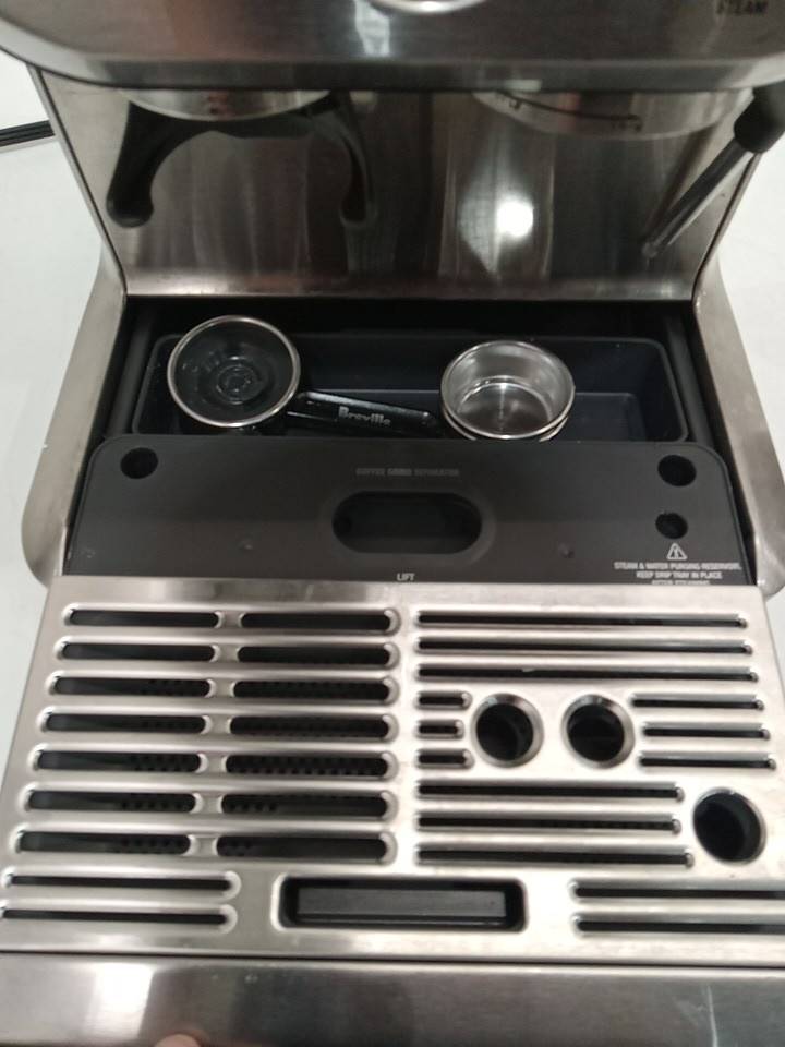 BREVILLE THE BARISTA EXPRESS ESPRESSO MACHINE WITH BUILT-IN COFFEE GRINDER & MILK FROTHER - BRUSHED STAINLESS STEEL (MODEL: bes870xl/a) image 5