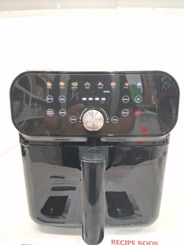 whUTO 6.2qt air fryer oven with led digital touchscreen, 12 preset cooking functions & dishwasher-safe basket - 1600W - black/stainless steel (model: af06d02-m) image 3