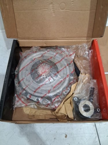 a-premium clutch kit with flywheel - fits select models - steel (model : CLK05173-c / r122313019) image 3