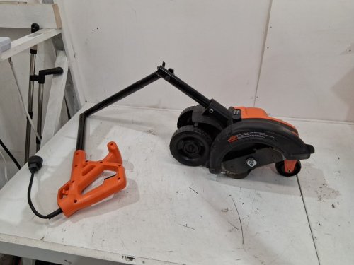 BLACK + DECKER 2-IN-1 CORDED LANDSCAPE EDGER & TRENCHER 12AMP - 1" - 1.5" DEPTH - BLACK/ORANGE (MODEL: LE750) image 3