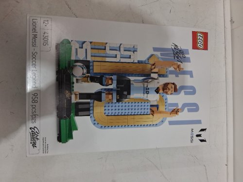 958PC LEGO Lionel Messi – Soccer Legend SET (MODEL:43015) image 2
