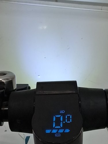 Gotrax Commuting Electric Scooter with Auto Cruise Control - 8.5" Air Filled Tires - 25KM/H & 14KM Range - BLACK (model: GXL V2) image 4