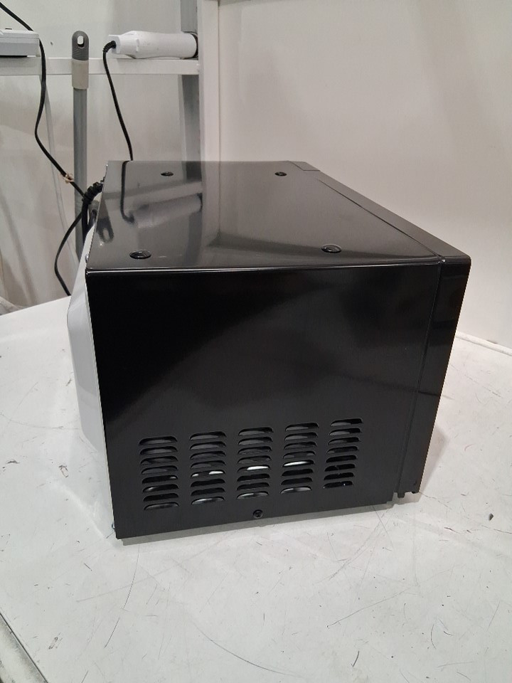 DANBY DESIGNER COUNTERTOP/UNDER CABINET DIGITAL MICROWAVE OVEN - 0.7CU.FT - STAINLESS STEEL/BLACK - (MODEL: ddmw007501g1) image 6