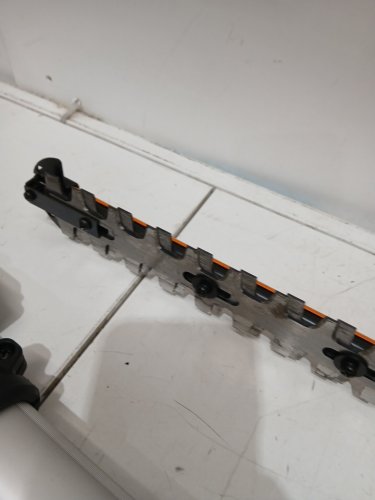 WORX POWER SHARE 2-IN-1 EXTENDABLE CORDLESS HEDGE TRIMMER *tool only*- 20" BLADE/20V - ORANGE (MODEL: WG252.9 image 5