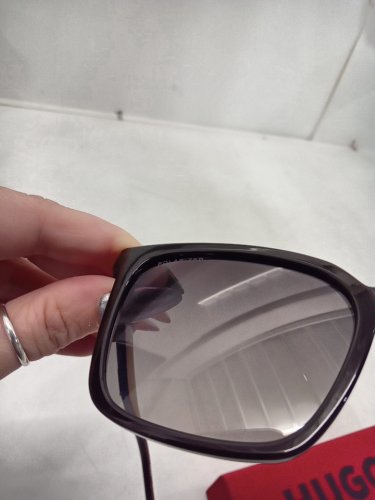 unisex hugo eyewear polarized sunglasses  - black frame/ grey lense (model:  hg 1327) image 4