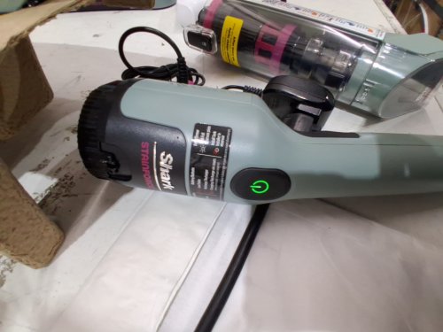 SHARK STAINFORCE CORDLESS HANDHELD CARPET/UPHOLSTERY STAIN CLEANER - (MODEL: HX101C) image 4