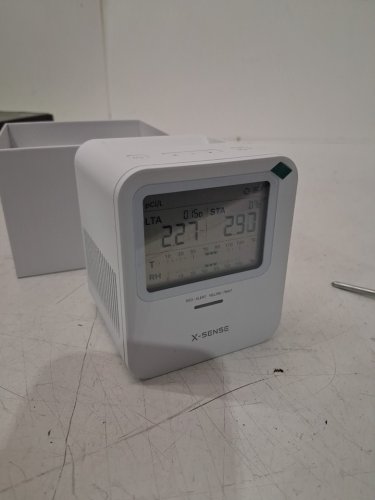 X-sense wireless radon detector with audible and visual alarm -white (model: xr0b-sr) image 3