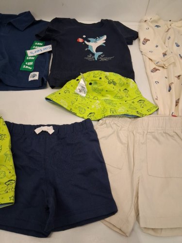 8 ASSORTED BOYS CLOTHES - SIZE 18M image 3