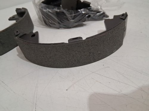 top quality rear brake replacement shoe for 2015-2021 kia sedona (model: nb-1078b ) image 4