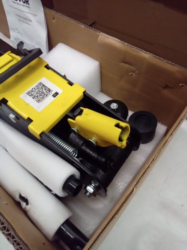 VEVOR Low Profile Heavy-Duty Steel Floor Jack with Single Piston Hydraulic Pump - 2.5 Ton cap - Yellow (model: wd-a-02250-a00-0) image 6