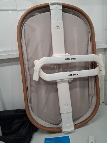 masi-cosi lora adjustable Bedside Bassinet - 20lb max - horizon sand (model: 10179cgmt) image 4