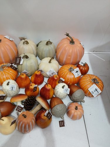 35PC+ ASSORTED FALL STYLE FILLER DECOR - PUMPKINS, ACORNS, PINECONES AND MORE - VARIOUS SIZES image 4
