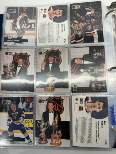 550 APPROX ASSSTD NHL PRO SET 1990 HOCKEY CARDS image 10