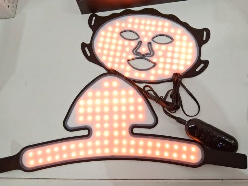 2pc led light therapy mask set for face and neck - 7 colour modes - black/yellow image 12