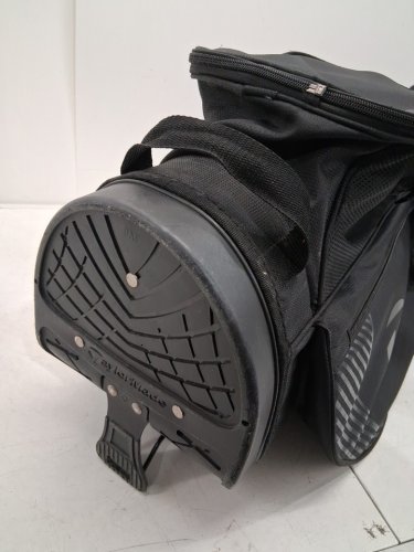 TaylorMade Pro Stand golf bag with 8 dividers and carry strap - black (Model: N2631901) image 8