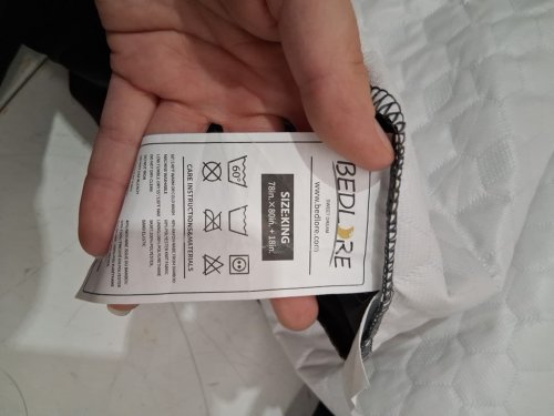Bedlore waterproof mattress cover with deep pockets - King (78" x 80" + 18") black/gold diamonds image 3